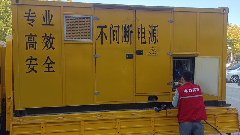 郊区柴油发电机组和UPS电源配合使用时，如何避免切换过程中的电力中断？